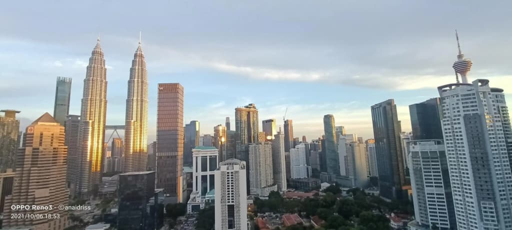 KLCC Legasi Kg Bharu muslim homestay facing unblock view and walking distance to Twin Tower, LRT train next to building - photo 23