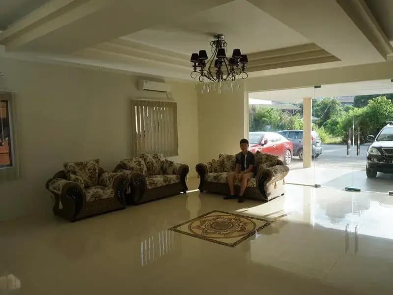 Yew Hotel - photo 9