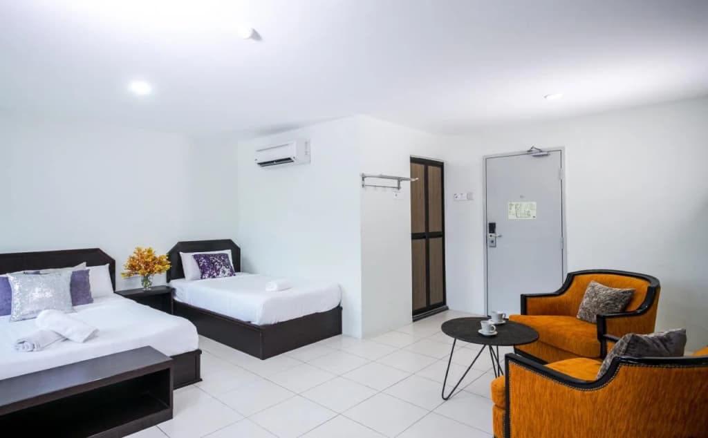 Super OYO Capital O 90545 Ho Hotel - photo 1