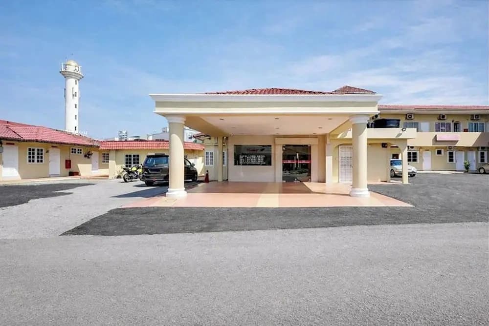 Bangi Lanai Hotel - photo 1