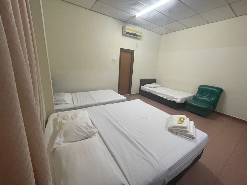 OYO 91284 White House Hotel Kluang - photo 4