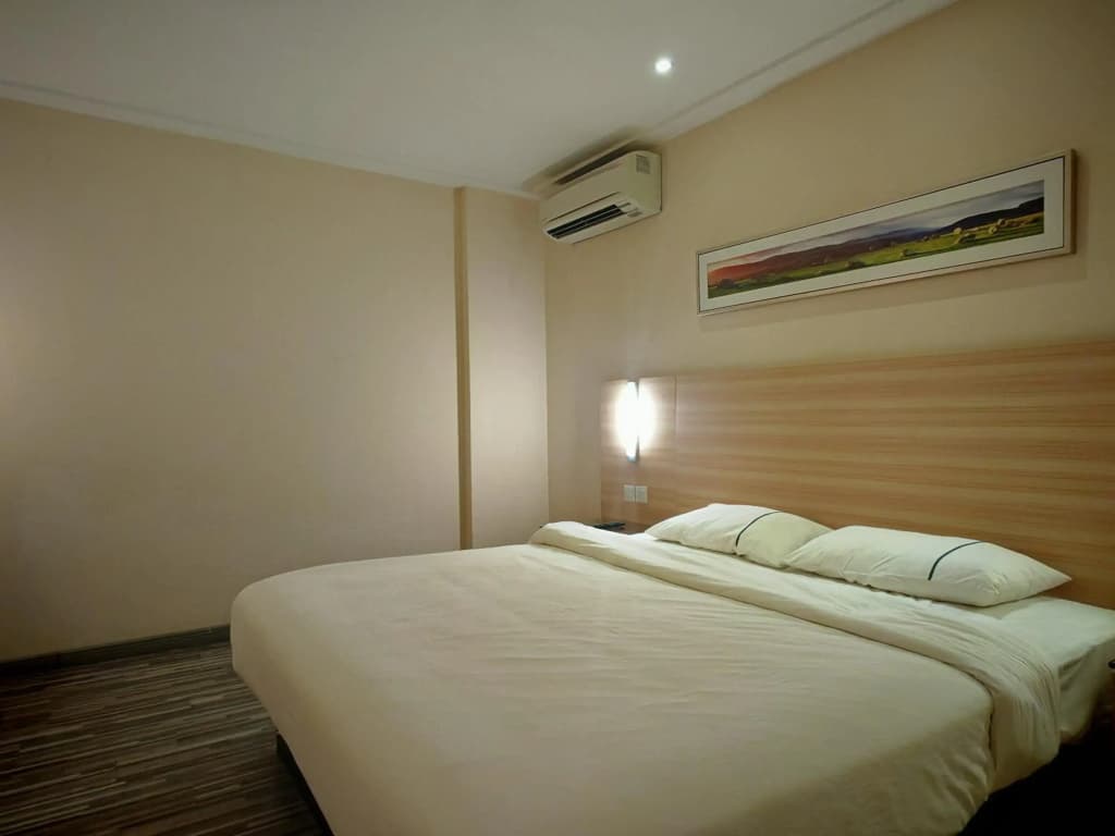 City Comfort Hotel - photo 3