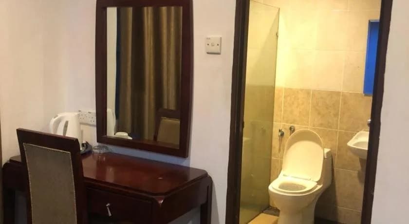 Hotel 1312 - photo 8