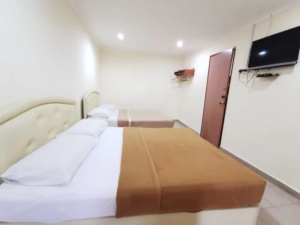 OYO 89817 Hotel Sura - photo 5