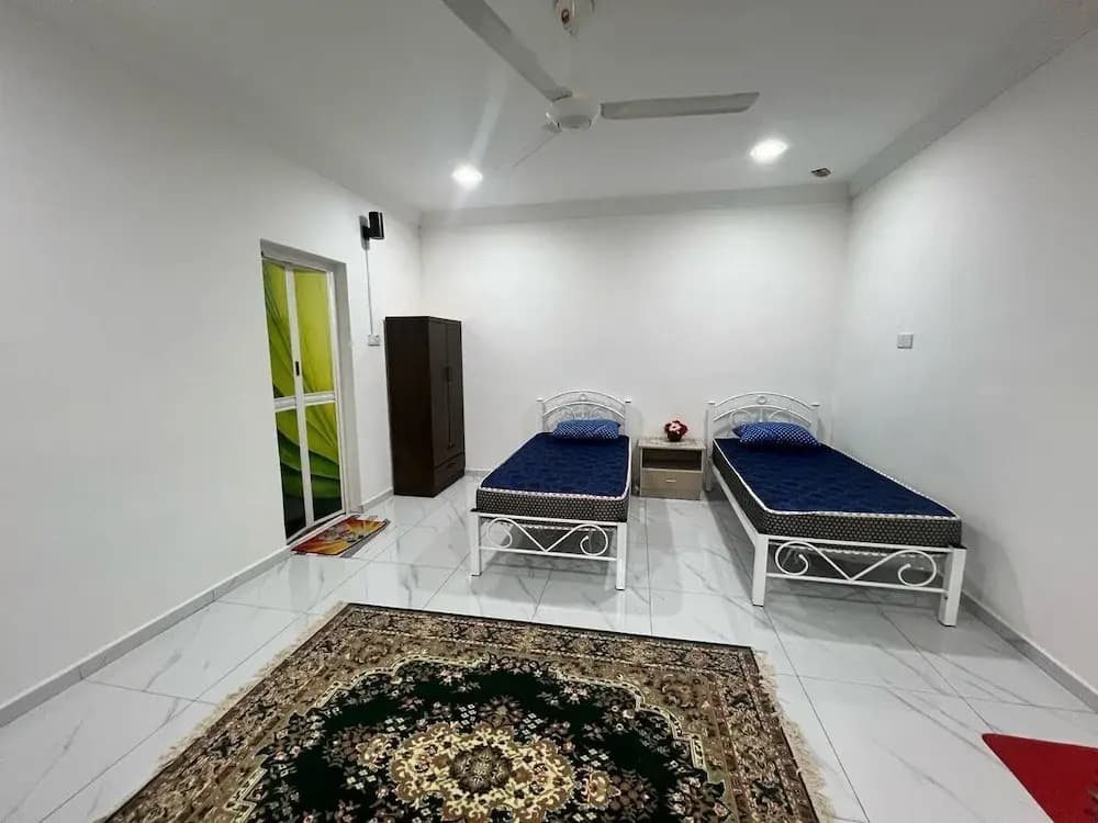 Capital O 91117 Noor Room Stay - photo 12