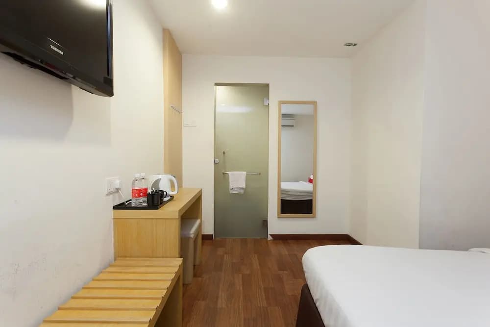 ZEN Rooms Opposite YMCA - photo 1