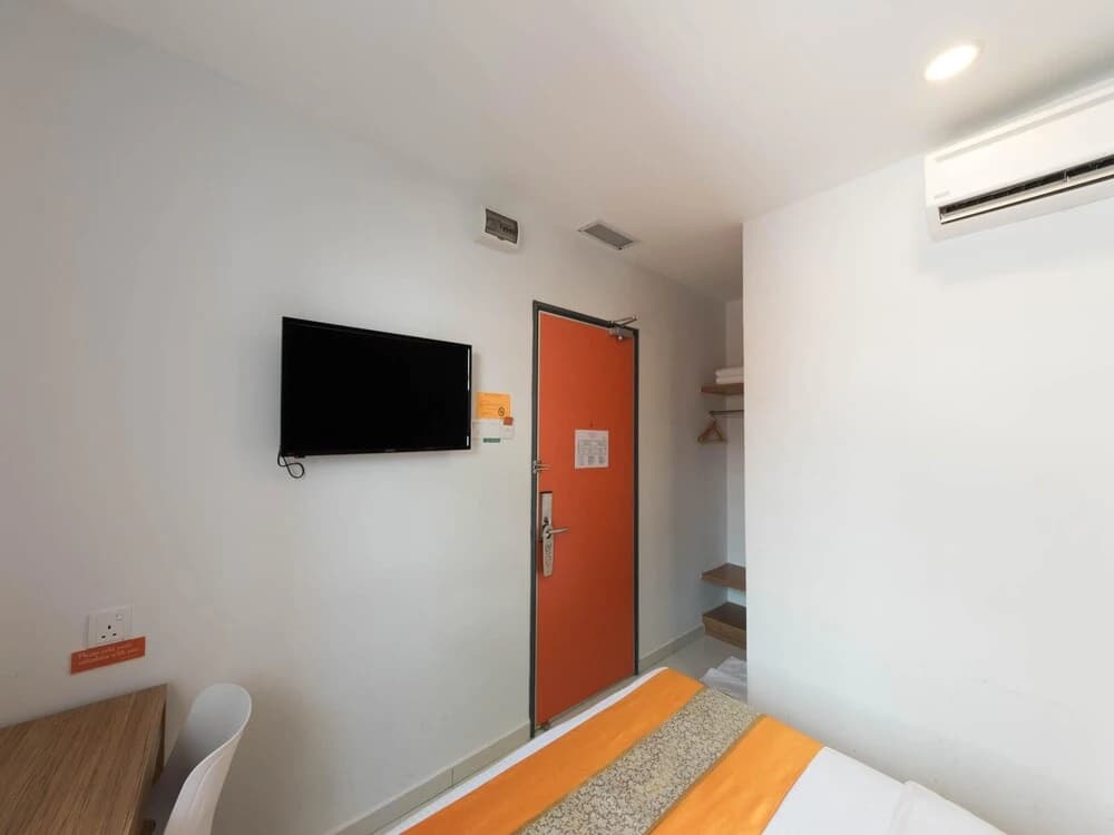 OYO 145 Sovotel Hotel Uptown 36 - photo 4