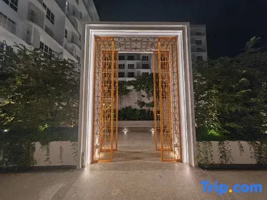 The Stallionz Signature Suites by IWH Suites - photo 1