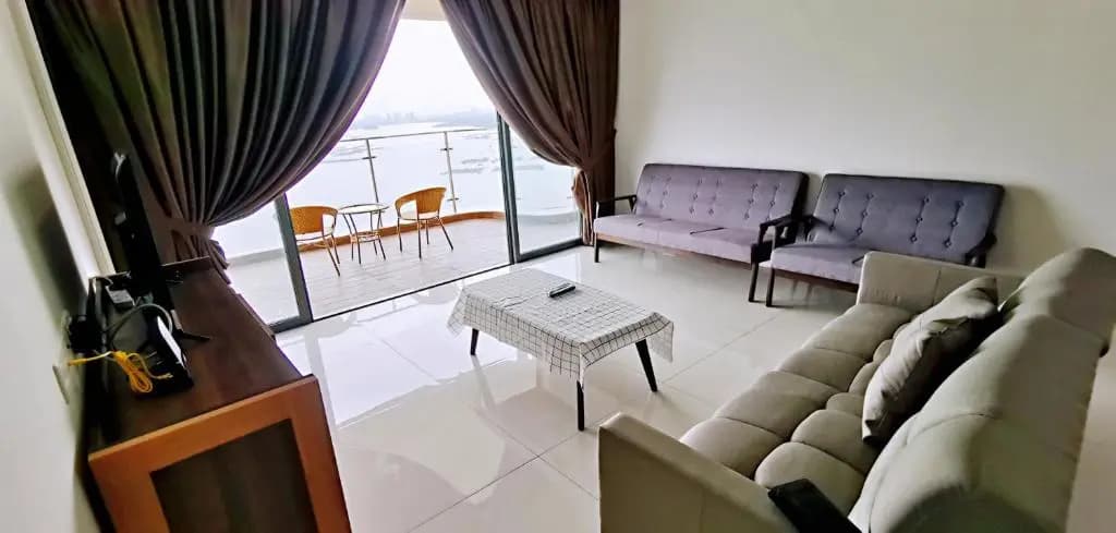 Superb Seaview Royal Strand Danga Bay Country Garden - photo 5