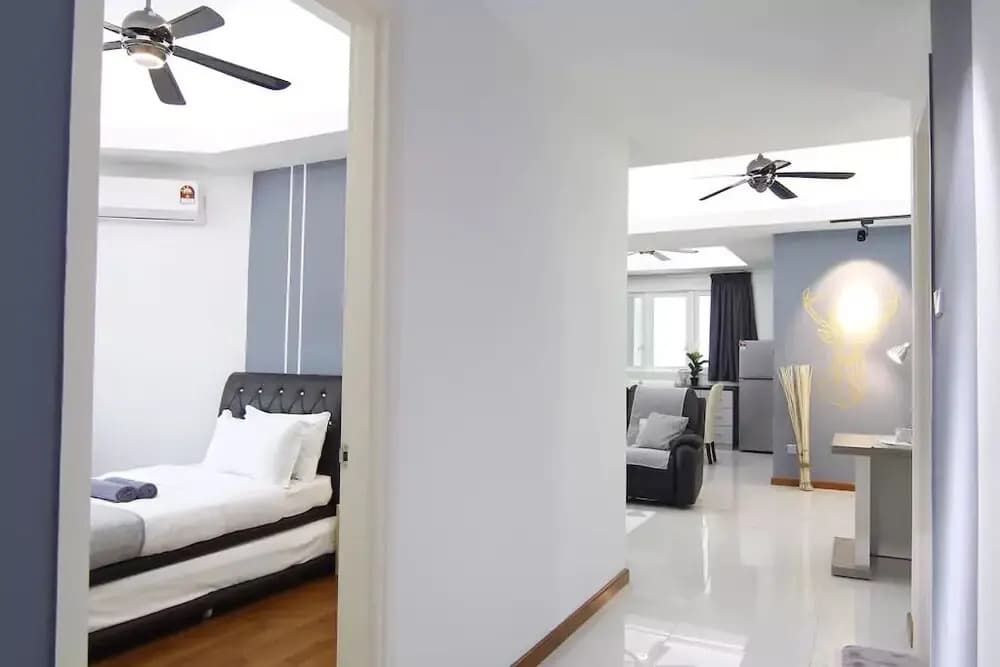 YO.OM Families Luxury Condo Gateway 6 Pax - photo 10