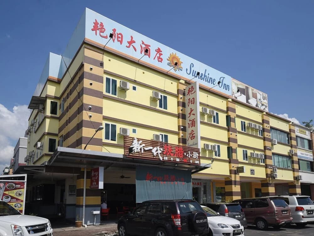 Oyo 43990 Sunshine Inn - photo 1