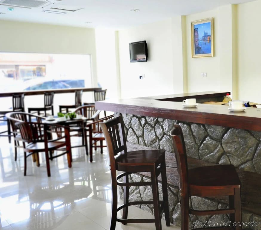Hallmark Express Hotel - photo 12