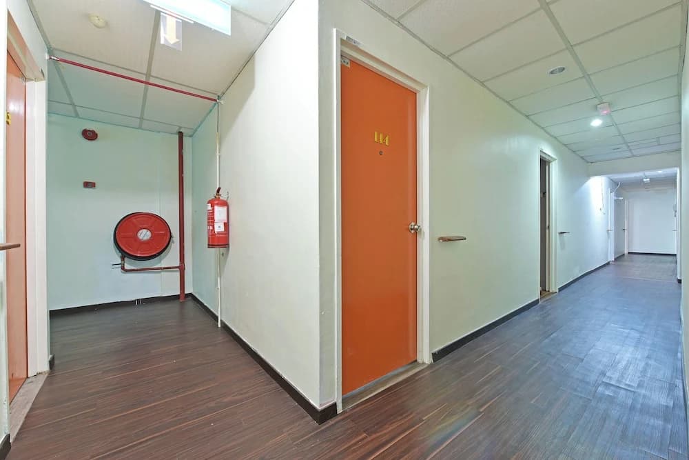 OYO 90846 Hotel Akasia - photo 11