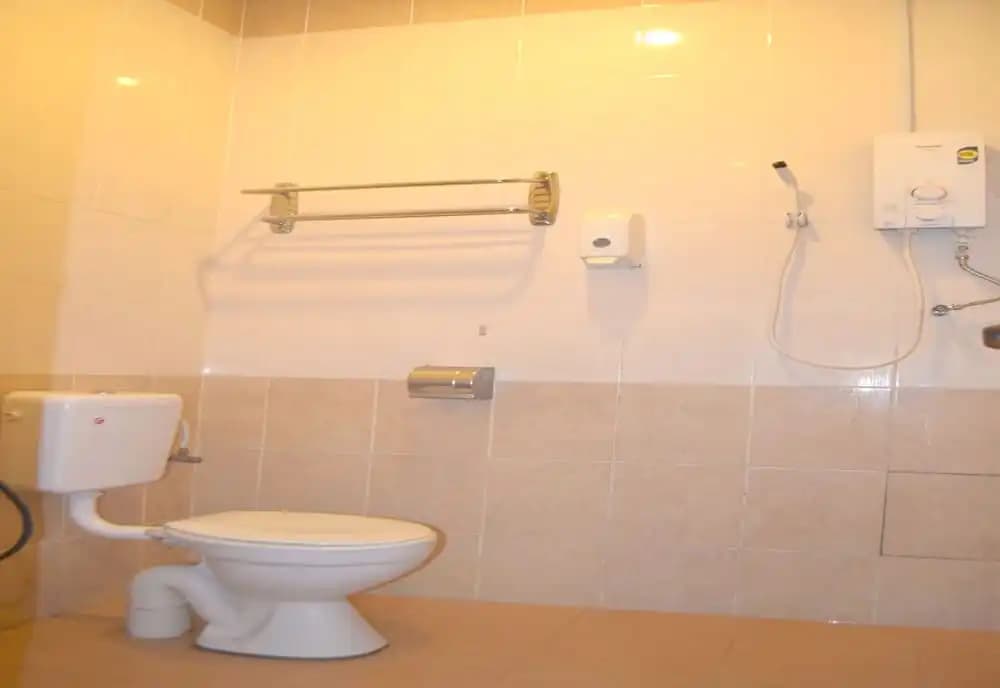 OYO 89715 CK Hotel 2 - photo 8