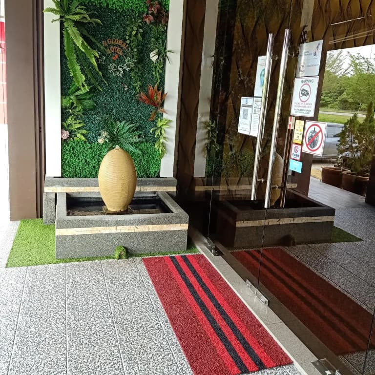 M Global Hotel - photo 2