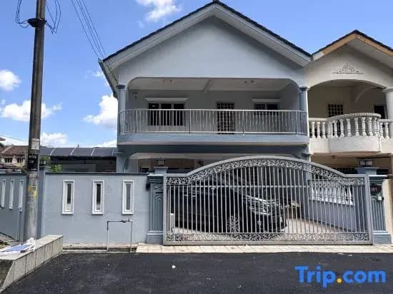 Seremban Spacious Family Stay-BBQ-Billiard-Karaoke- 4R3B (11-18 pax) - photo 4