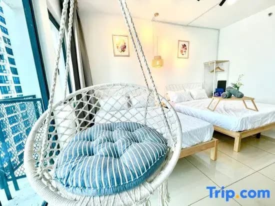 R 1-5Pax Cozy Home SetiaAlam 100mpsWifi&TV Trefoil - photo 1