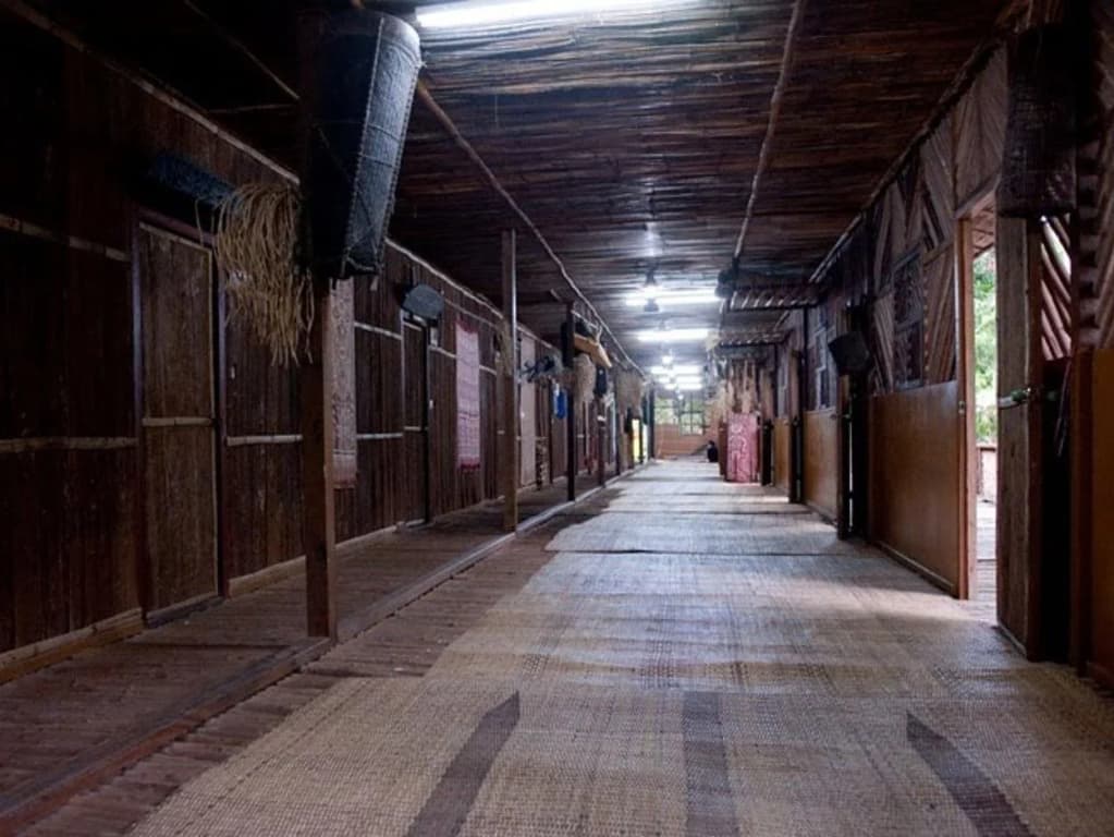 Hotel Longhouse - photo 5