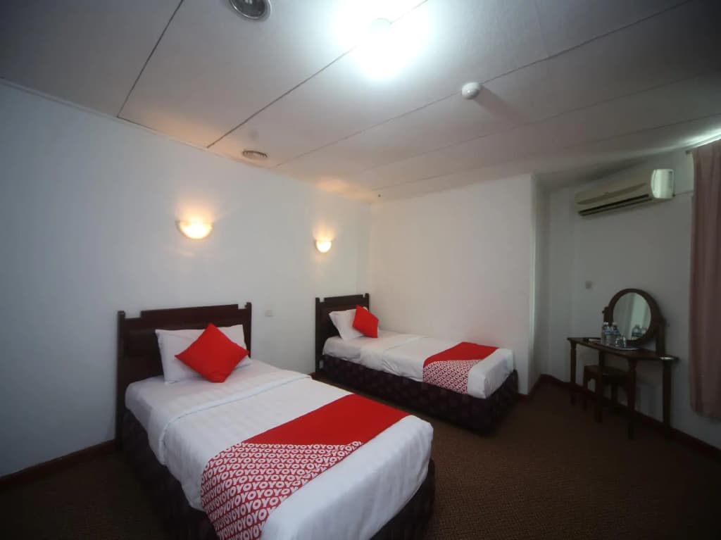 OYO 699 Plaza Hotel - photo 4