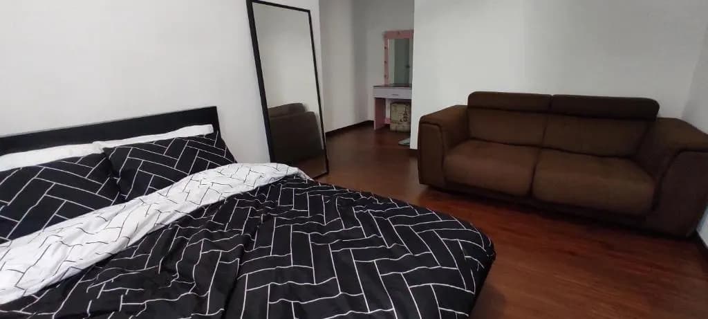 Bukit Rimau Instagrammable 2 Bedroom Apartment With Pool View up to 5 PAX - photo 6