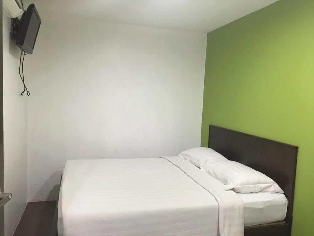 Red Tomato Hotel - photo 3