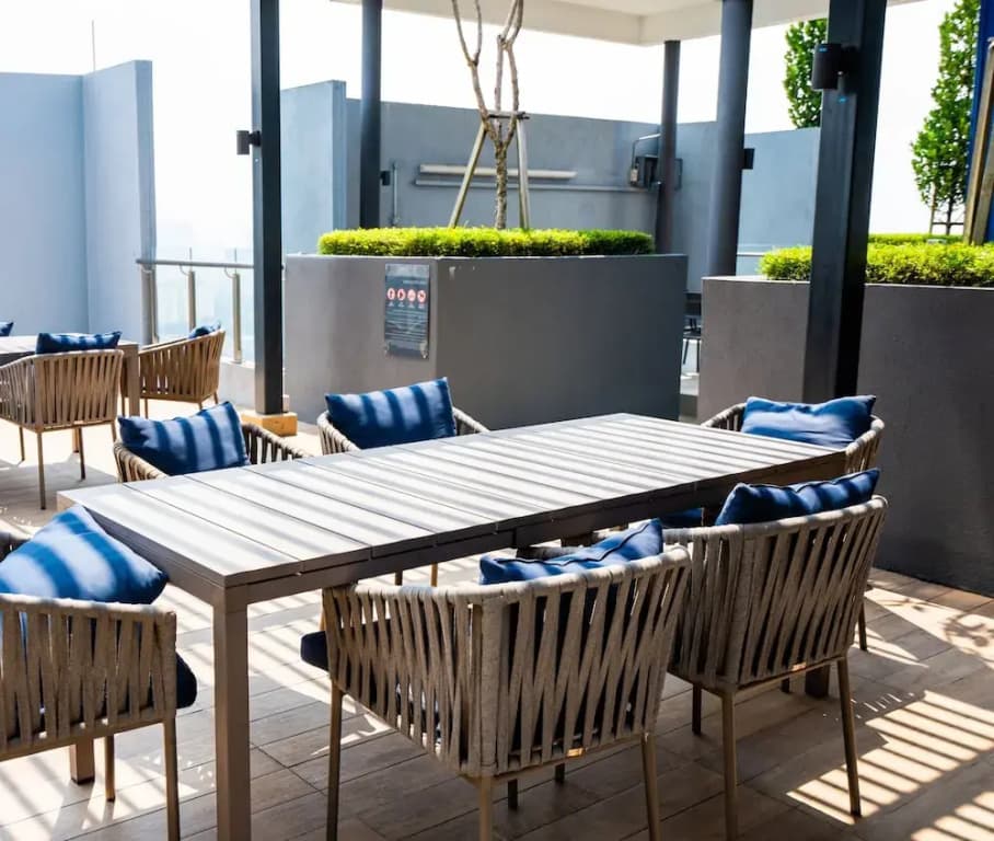 Neu Suites 3rdNvenue by Perfect Host - photo 28