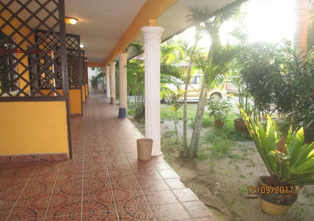 Pantai Tengah Beach Inn - photo 8