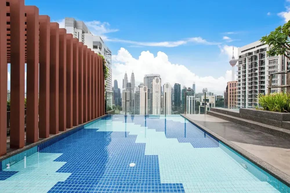 Majestic by Avery &10 mins to Twin Tower - photo 15