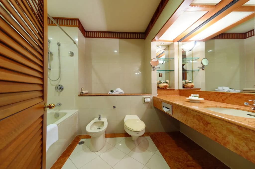 The Jesselton Hotel - photo 9