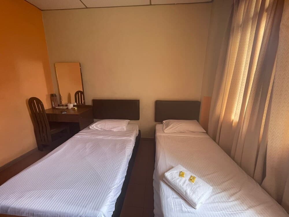 OYO 91284 White House Hotel Kluang - photo 2