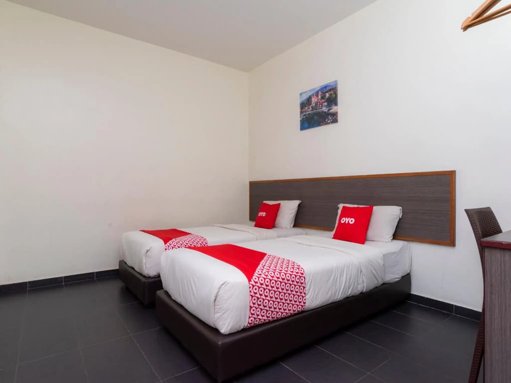 OYO 44095 Bluewater Hotel (2) - photo 2
