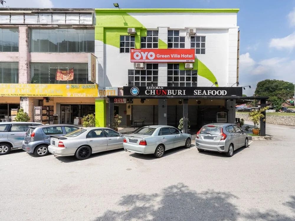Oyo 89844 Green Villa Hotel - main photo