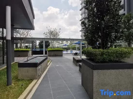 HIJAU Geniehome 2BR1studio Free 99mbps WIFI and Carpark at Utropolis Shah Alam - photo 9