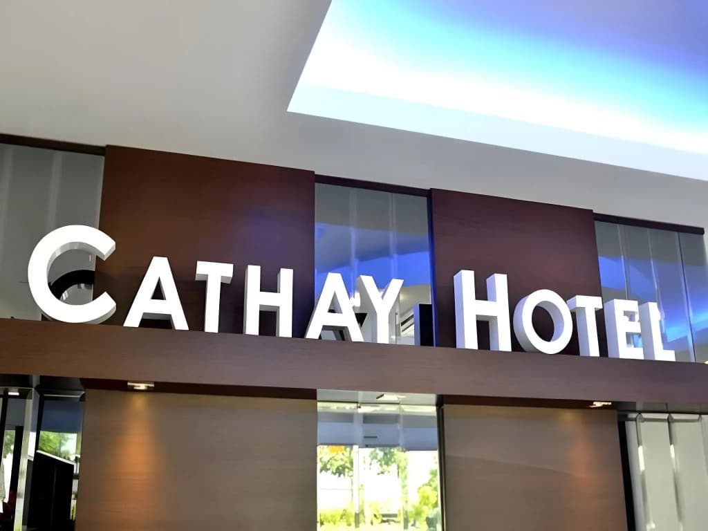 Cathay Hotel - photo 1