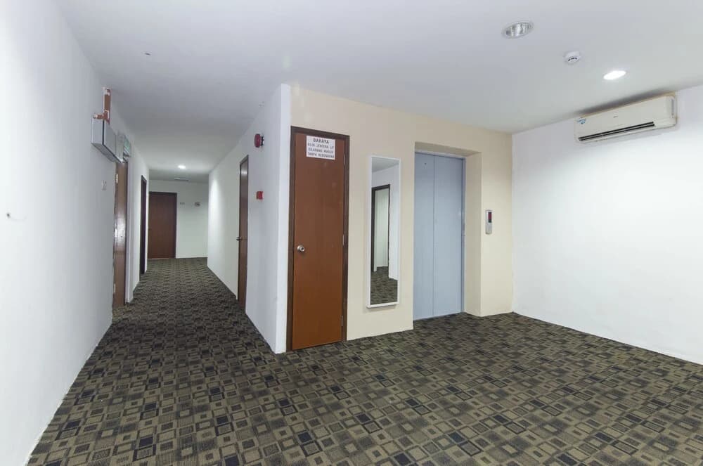 OYO 489 Pegasus Inn Hotel - photo 12