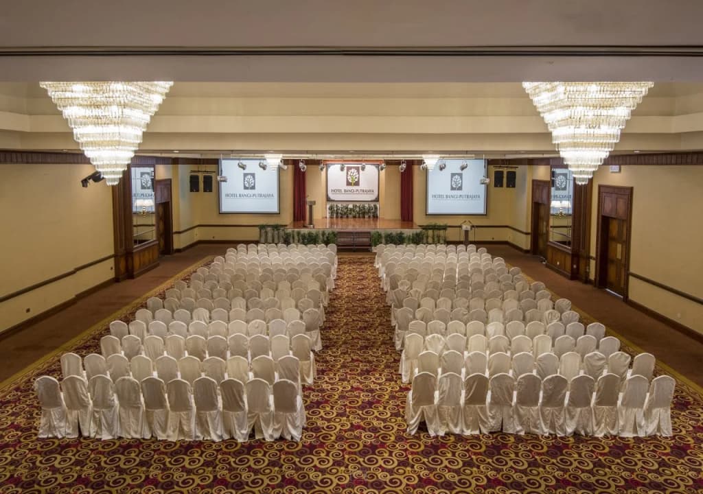 Bangi Resort Hotel - photo 20
