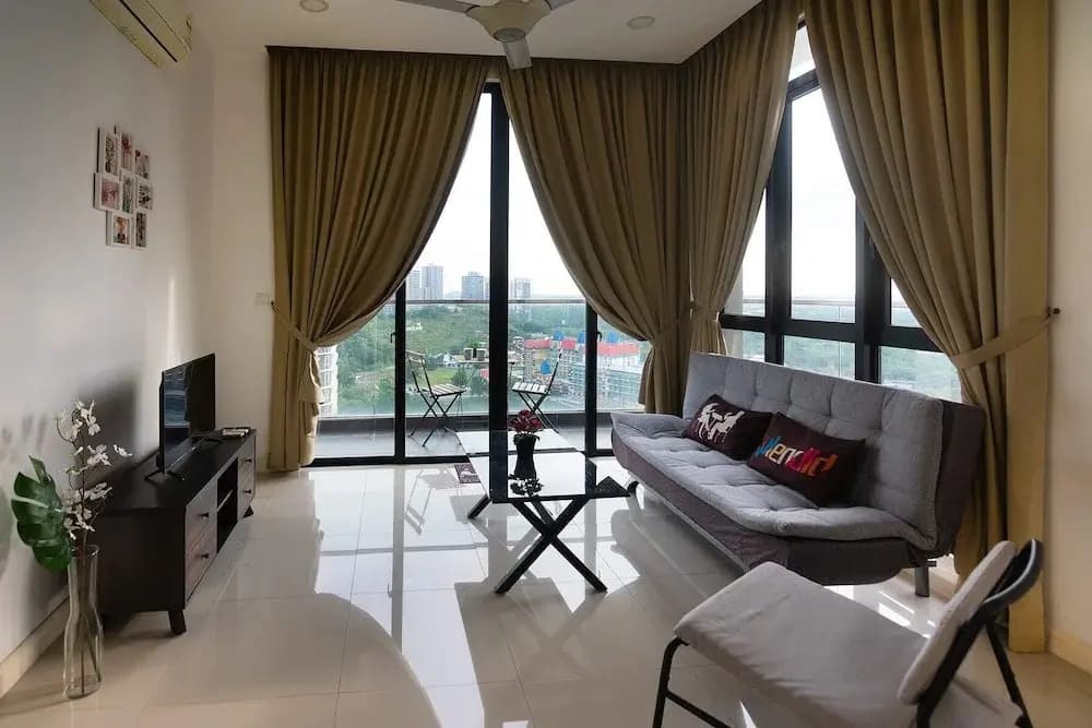 Lux Dpristine 3BR Home w Views, 5mins to Legoland - photo 1
