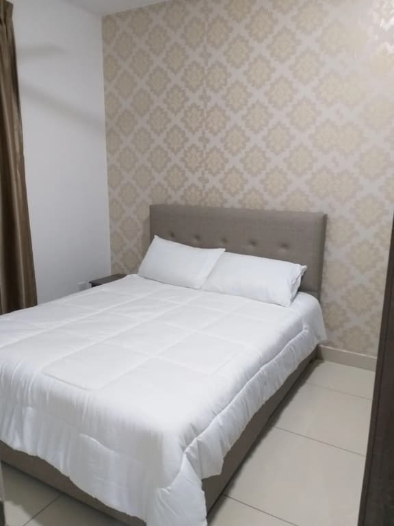 Raffles Suites Homestay - photo 5