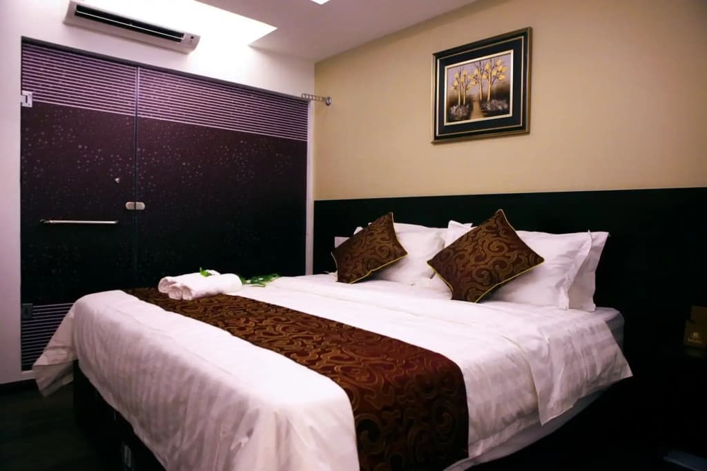 J Suites Hotel - photo 5