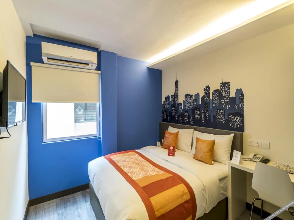 City Edge Hotel - photo 2