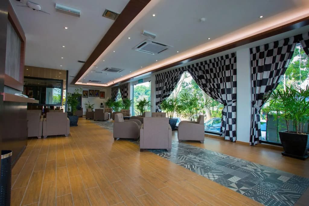 OYO 292 Stella Hotel - photo 4