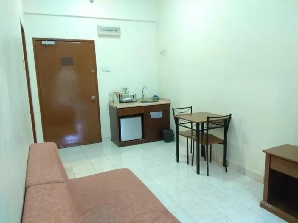 Suria Service Apartments @ Bukit Merak Laketown Resort by Oyo - photo 4