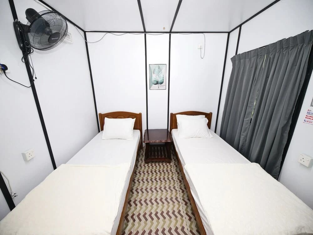 OYO 90960 Rajawali D'cabin Chalet Room - photo 18