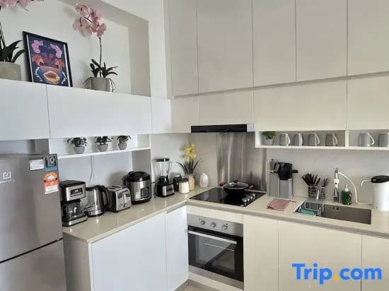 Lucentia | Orchid 2BR Suite with KLCC View and Gorgeous Pool - photo 1