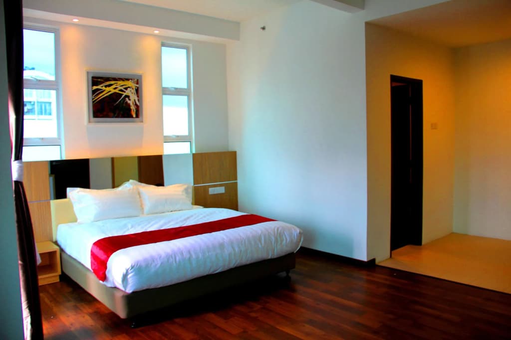 906 Premier Hotel - photo 5