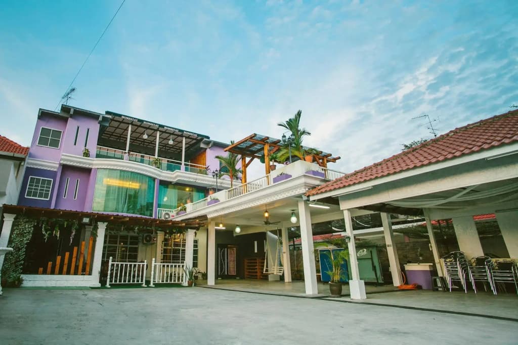 Lovely Homestay - photo 1