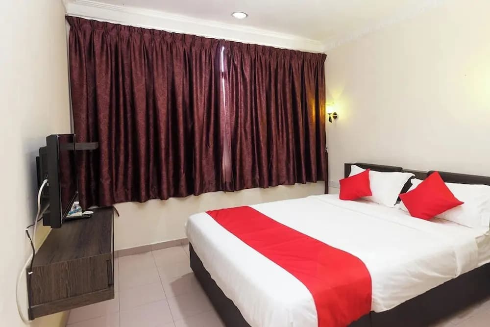 T P Hotel - photo 6