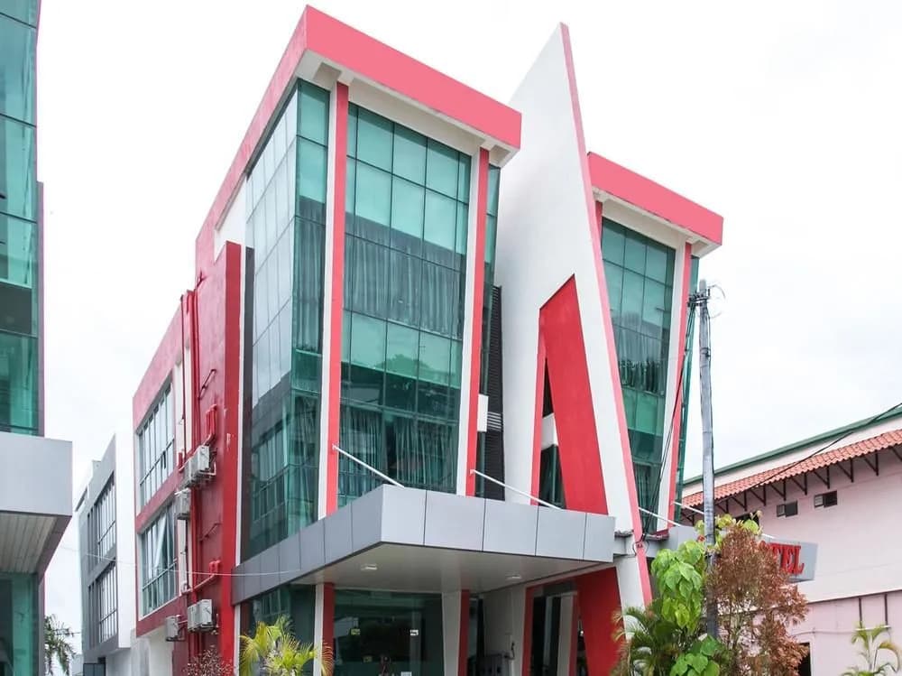 OYO 281 OM Hotel - photo 1