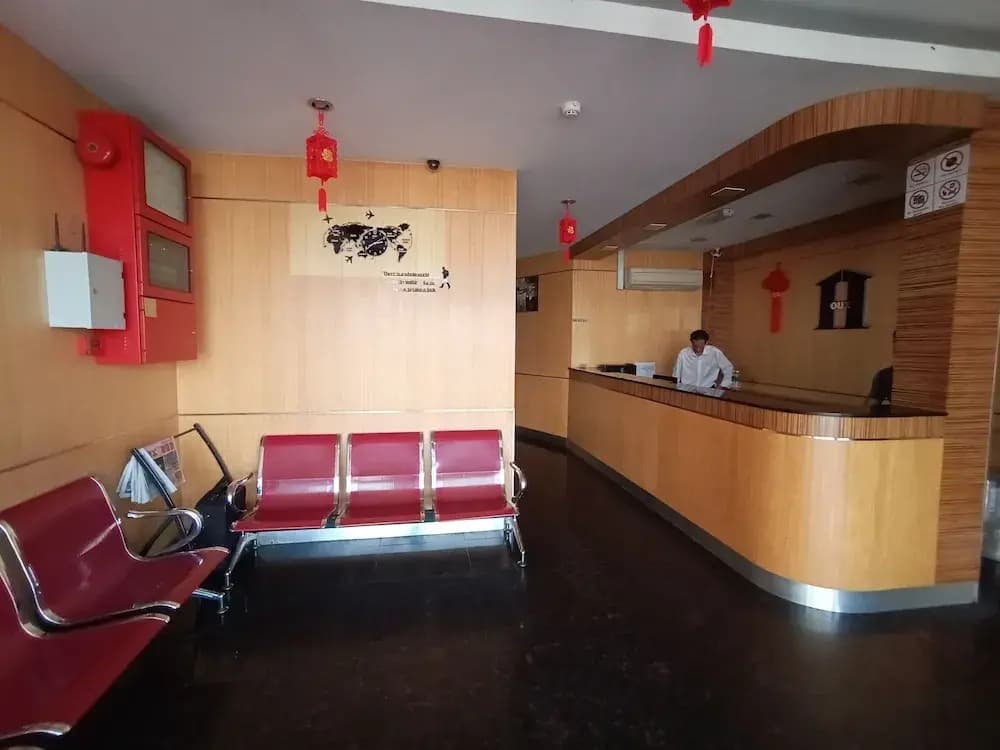 Oyo 89866 Houz Inn - photo 2