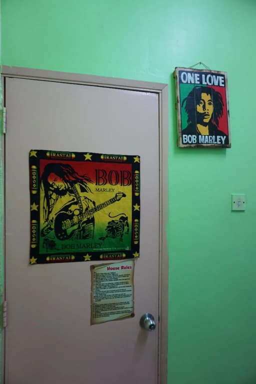 Three Little Birds Home - Hostel - photo 13